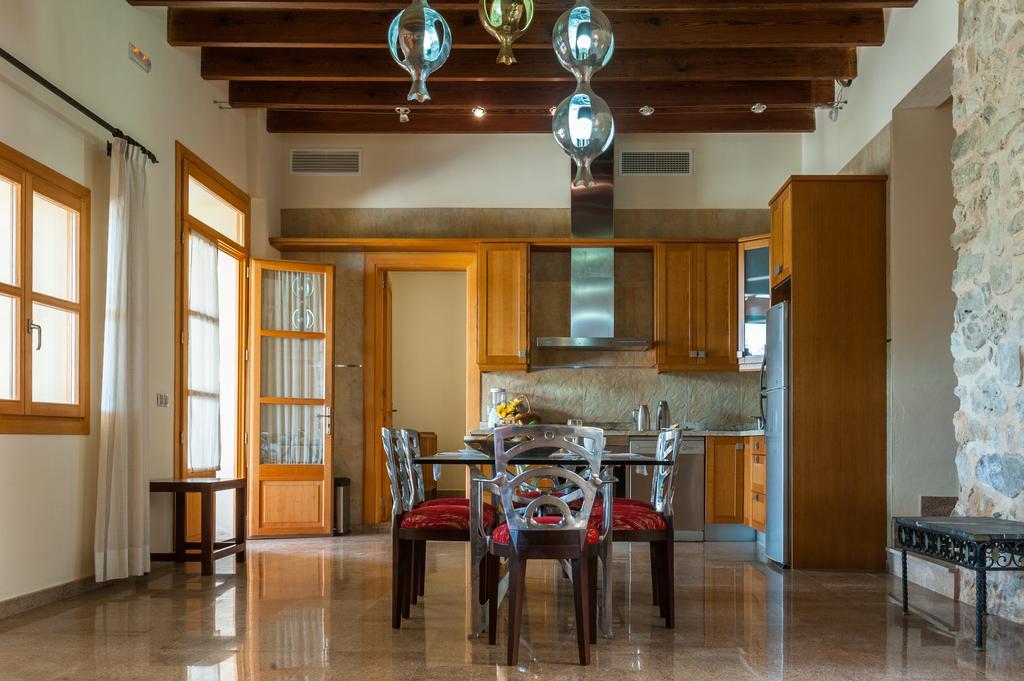 פטרה Agroturismo Son Burgues מראה חיצוני תמונה